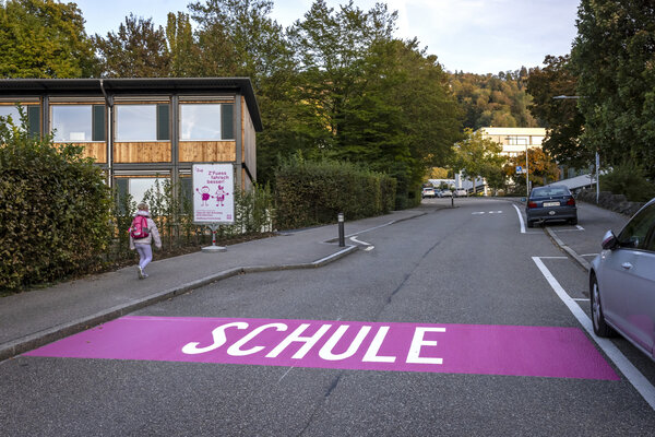 strassenbemalung-schulhaus-kirchmatt